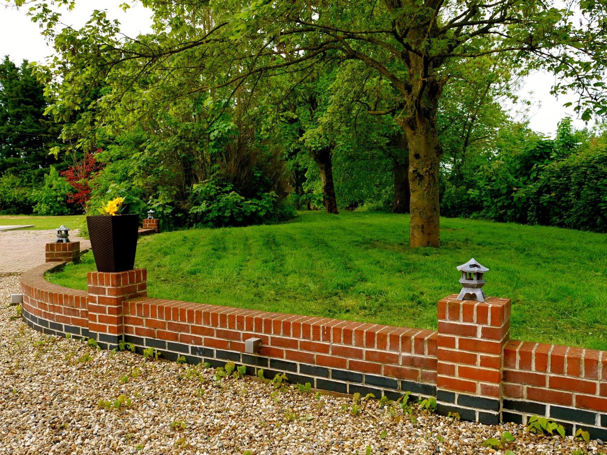 Deluxe 4 Or 5 Bed House With Hot Tub, Cinema Room Sleeps 15 Saffron Walden Dış mekan fotoğraf