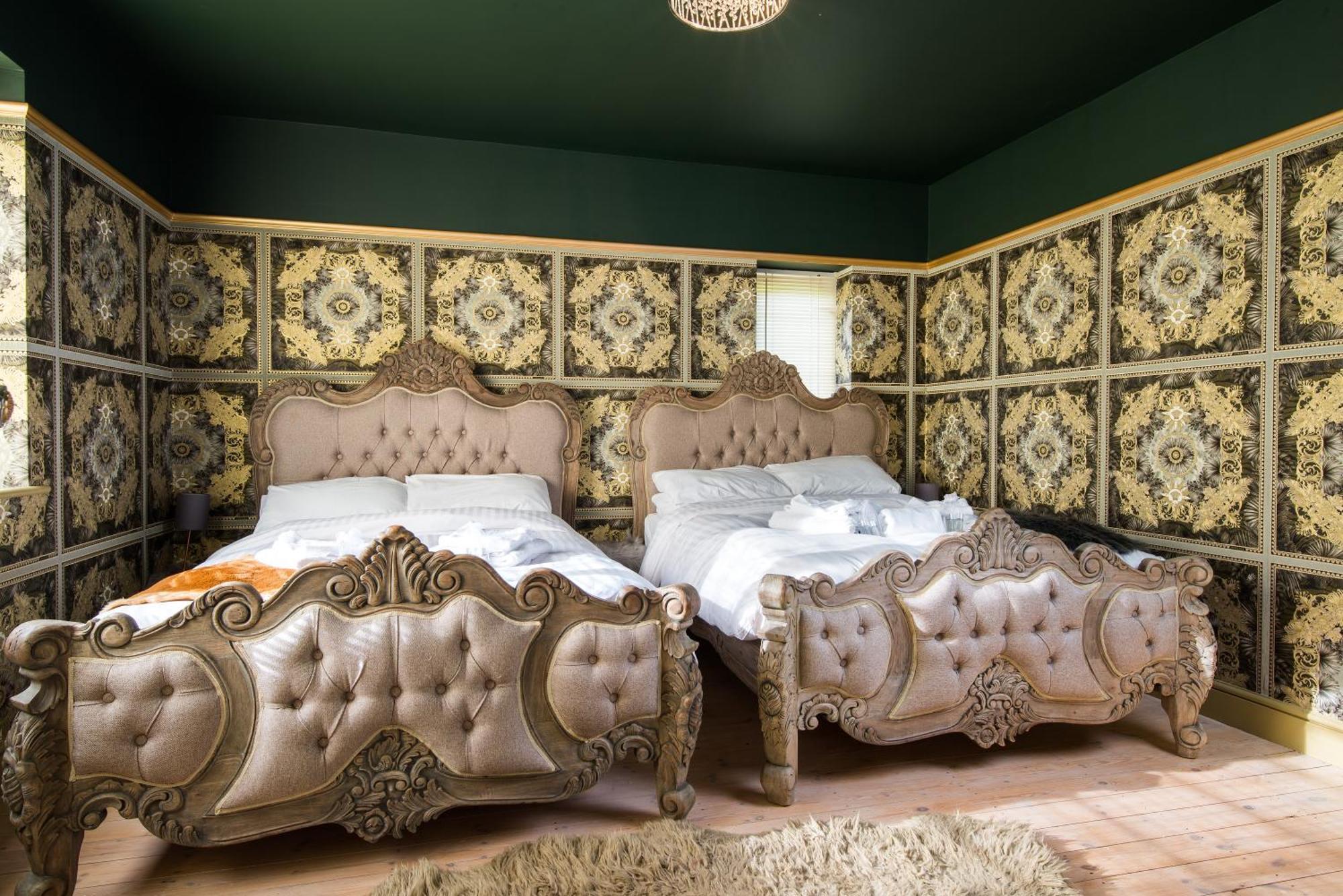Deluxe 4 Or 5 Bed House With Hot Tub, Cinema Room Sleeps 15 Saffron Walden Dış mekan fotoğraf